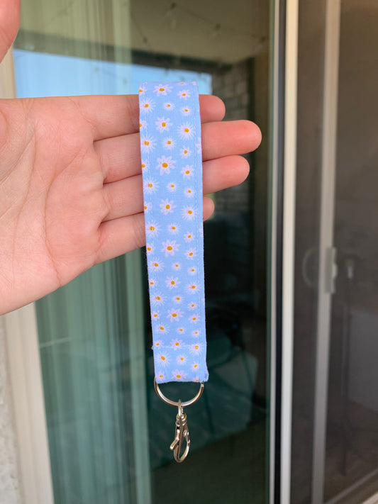 Daisy Wristlet